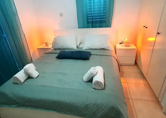 G&e Harbour Maisonette Number 13 Lachi