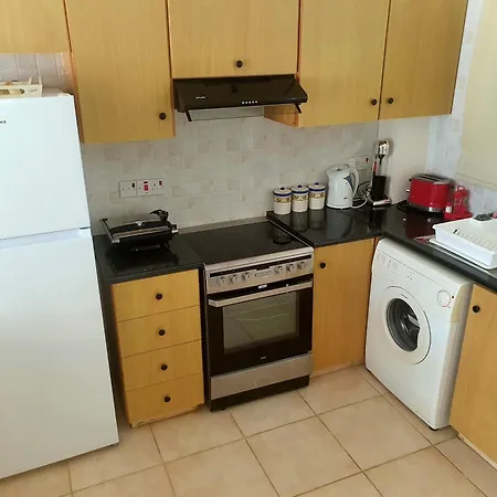 Apartment G&e Harbour Maisonette Number 13 Lachi
