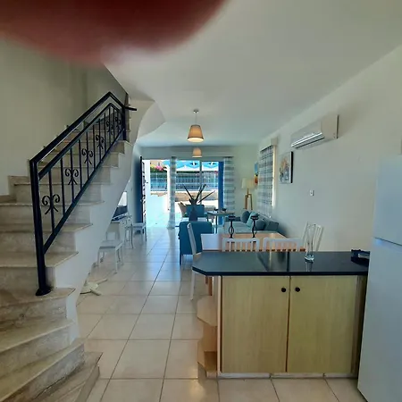 G&e Harbour Maisonette Number 13 Apartment